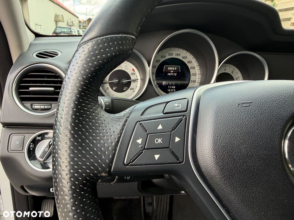 Mercedes-Benz Klasa C 250 CGI Automatik BlueEFFICIENCY Avantgarde - 29