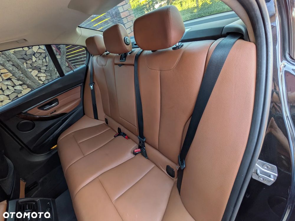BMW Seria 3 328i Luxury Line - 35