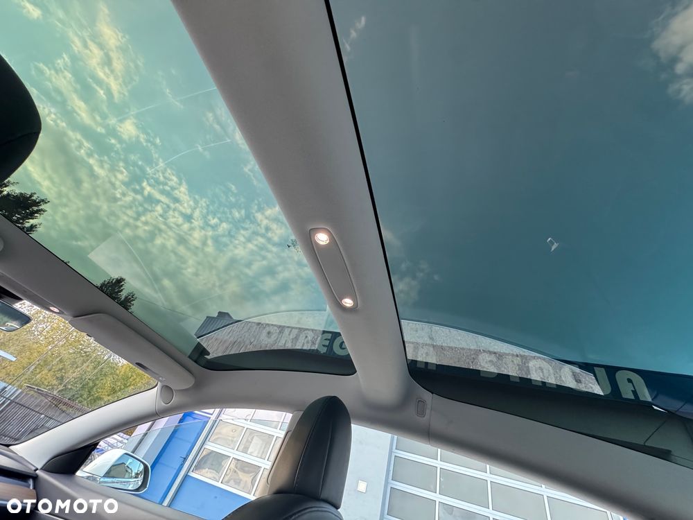 Tesla Model 3 - 16
