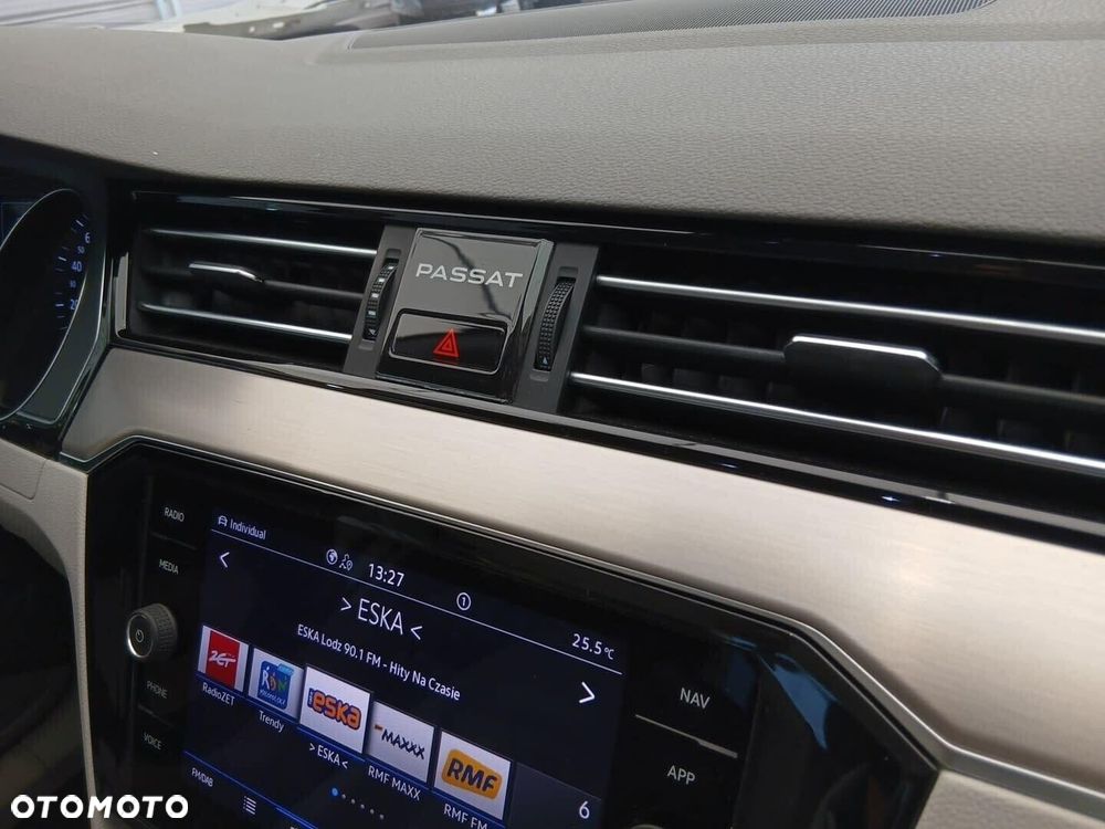 Volkswagen Passat 2.0 TDI Elegance DSG - 32