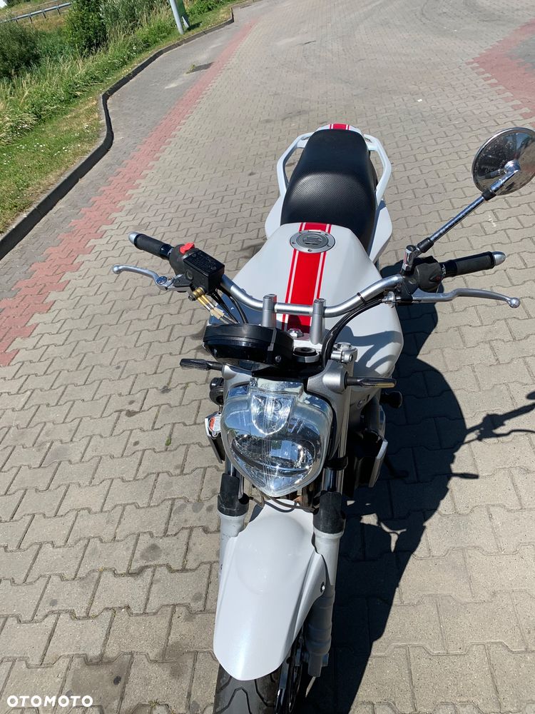 Yamaha FZ6 - 4