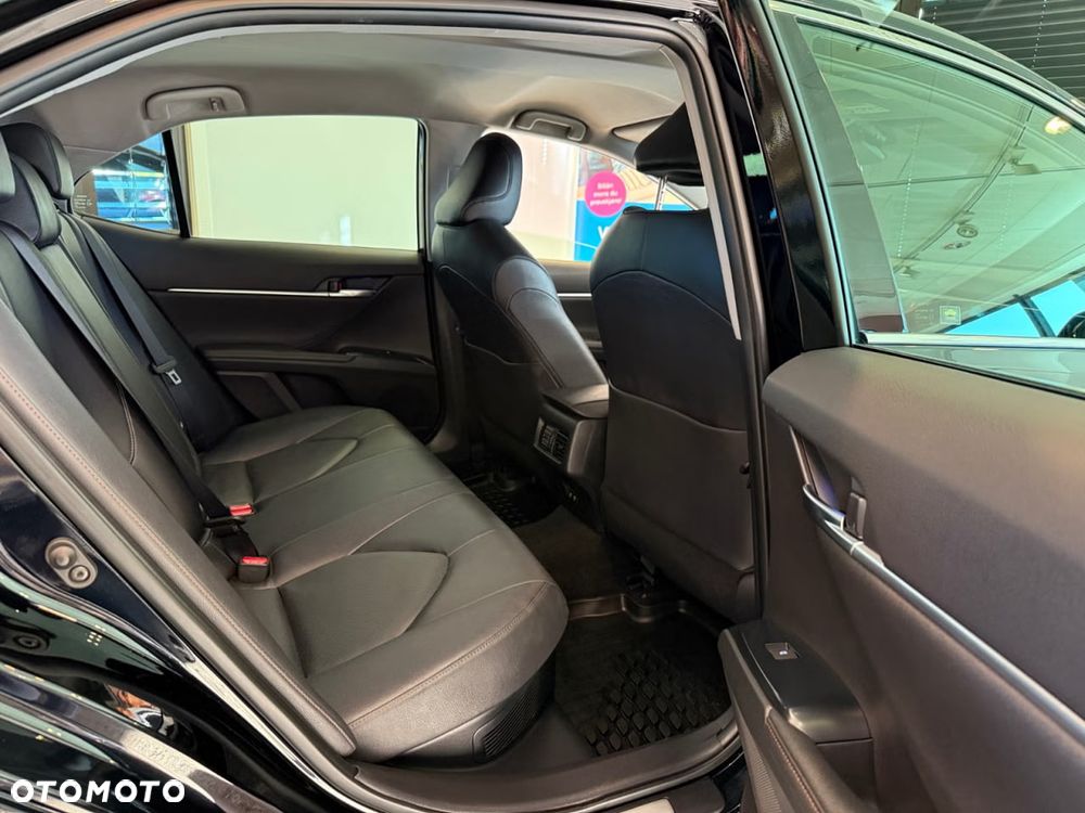 Toyota Camry 2.5 Hybrid Executive CVT - 9