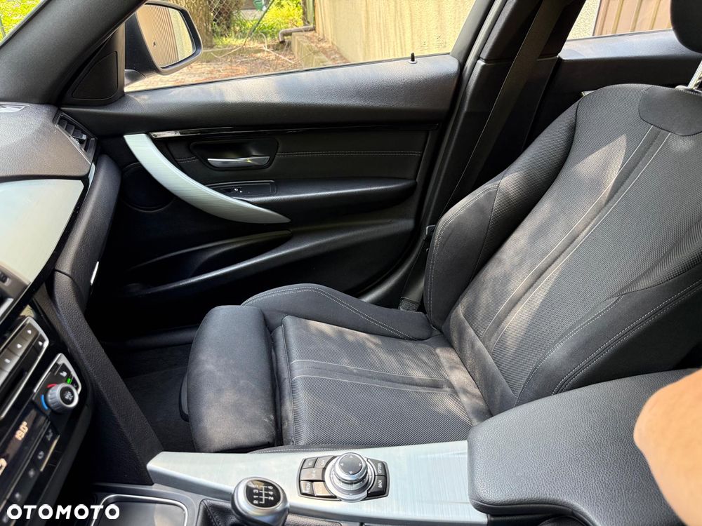 BMW Seria 3 318d Sport Line - 37