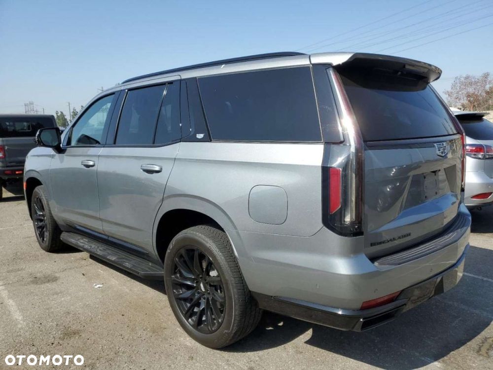 Cadillac Escalade - 3