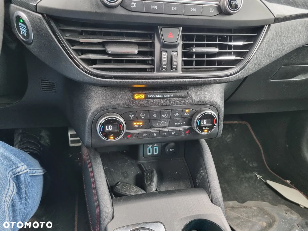 Ford Focus 2.0 EcoBlue ST-Line Business - 19