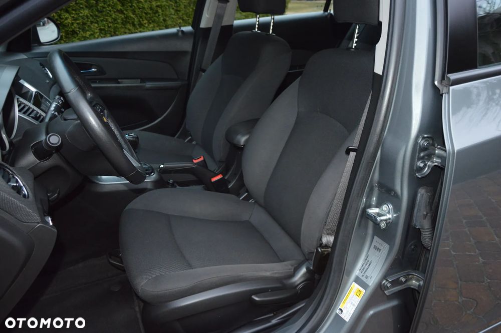 Chevrolet Cruze 1.8 LT+ - 12