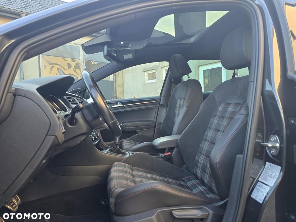 Volkswagen Golf GTI Performance BlueMotion Technology - 17