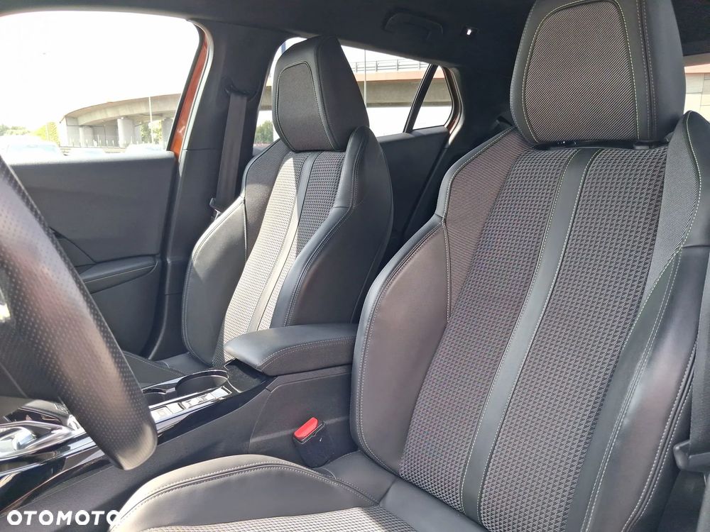 Peugeot 2008 1.2 PureTech GT S&S EAT8 - 26
