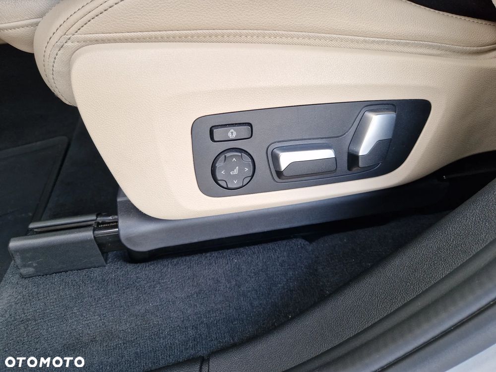 BMW X3 xDrive30i Luxury Line - 28