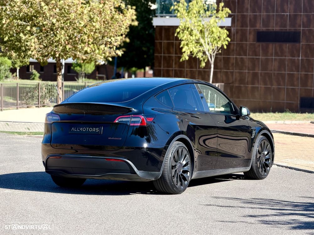 Tesla Model Y Performance Dual Motor AWD - 14