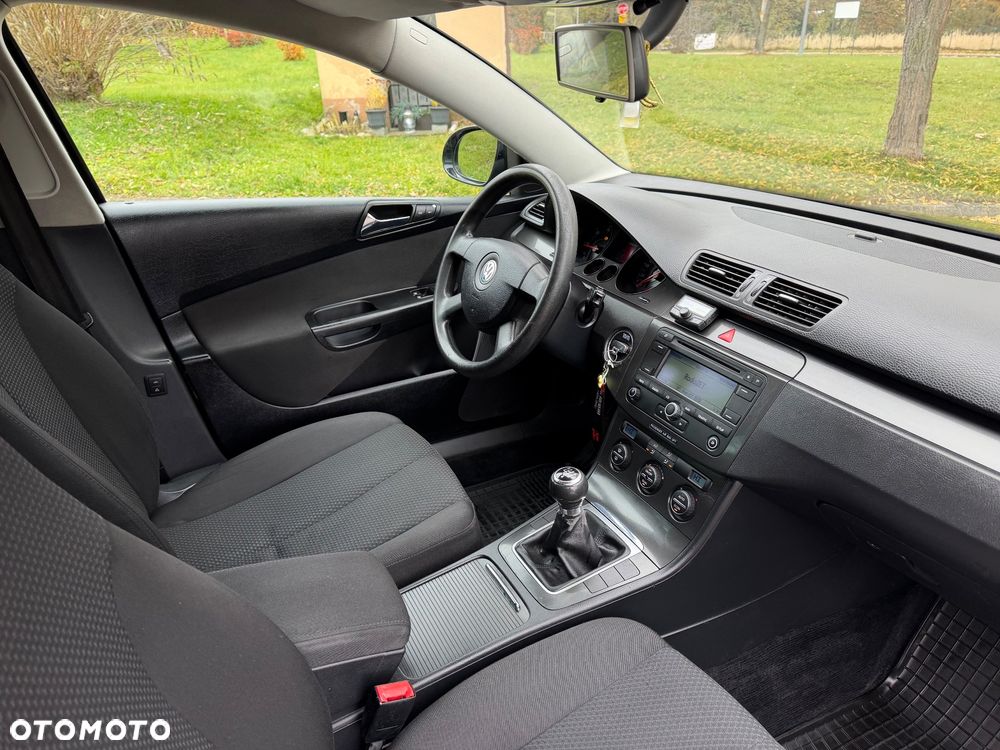 Volkswagen Passat - 28