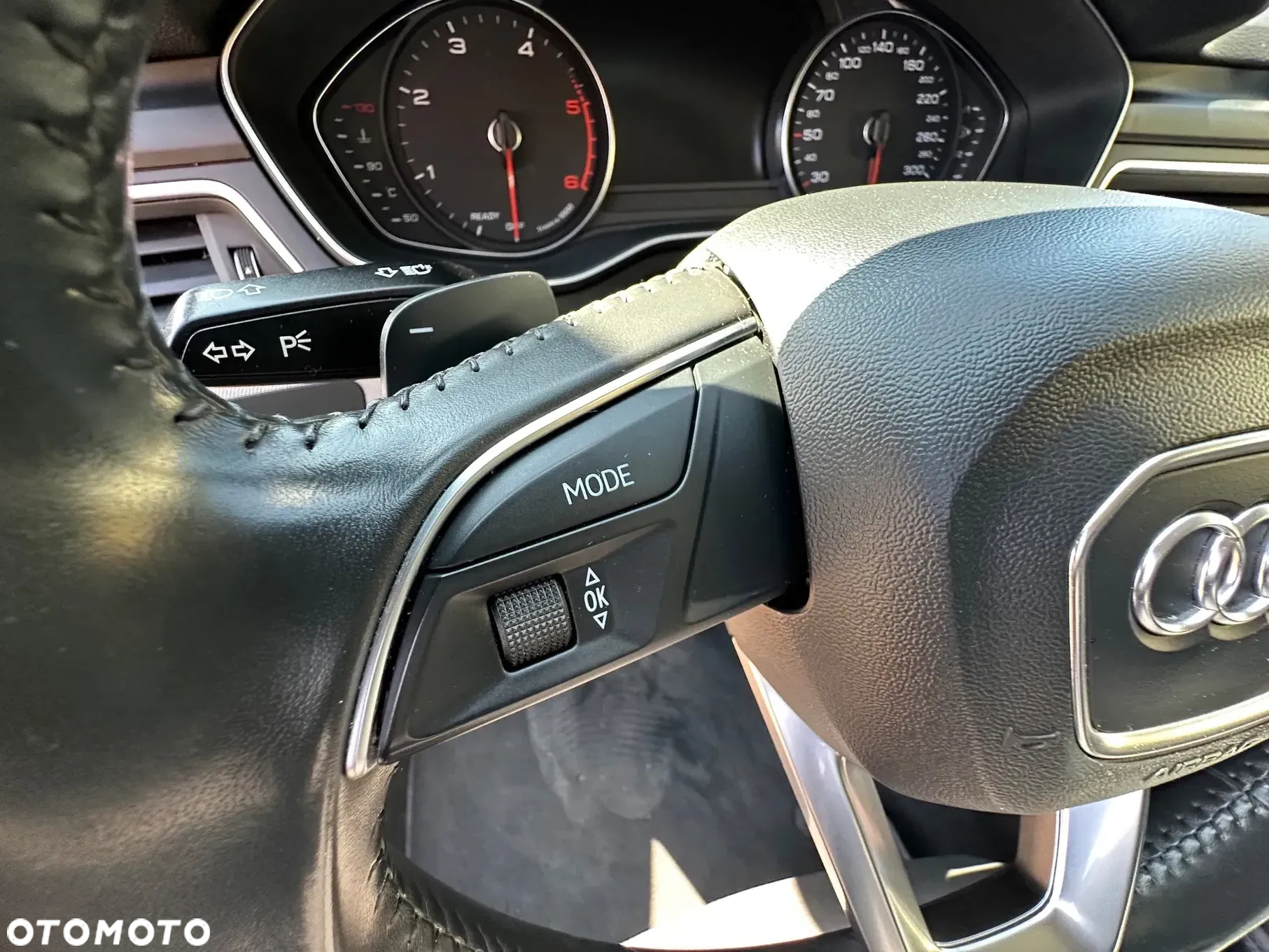 Audi A4 2.0 TDI Design S tronic - 33