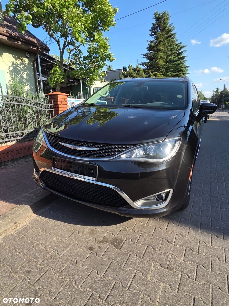 Chrysler Pacifica - 19