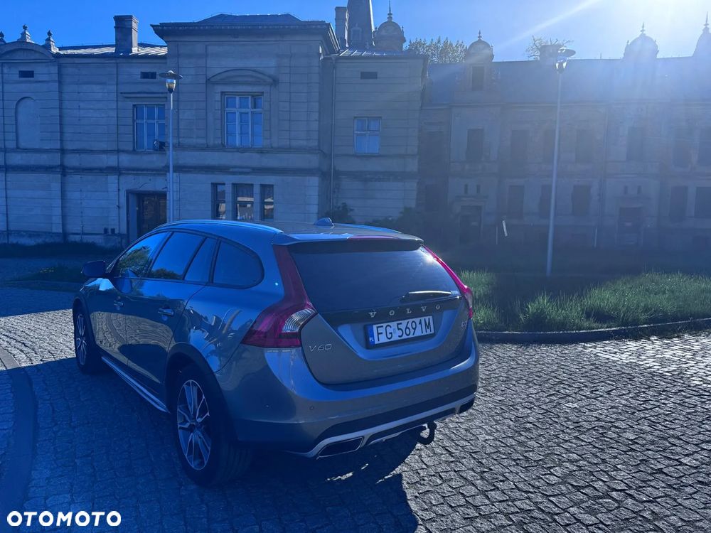 Volvo V60 Cross Country D3 Drive-E Summum - 11