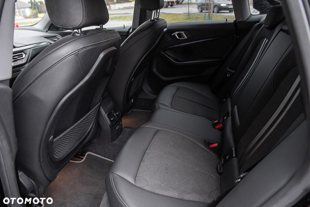 BMW Seria 2 218i - 19