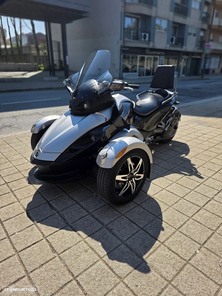 Bombardier CAN AM SPYDER - 4