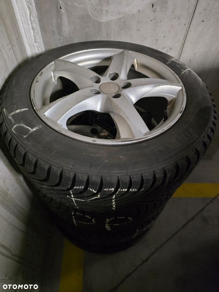 Toyota Prius (Hybrid) - 8