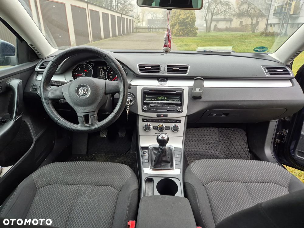 Volkswagen Passat 1.6 TDI Trendline - 15
