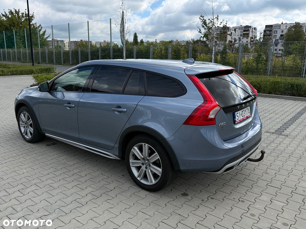 Volvo V60 Cross Country - 4