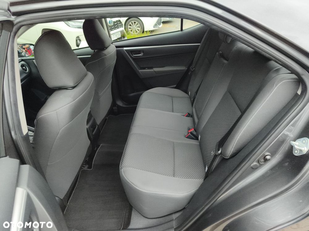 Toyota Corolla 1.6 Classic Plus - 14