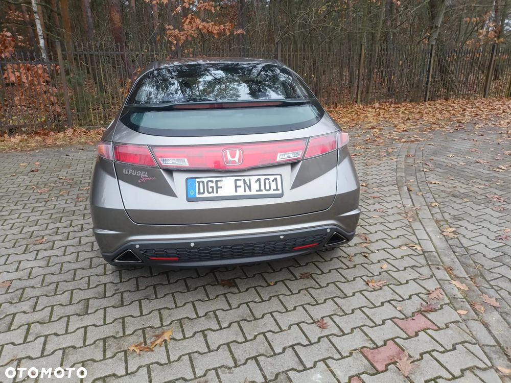 Honda Civic 1.8 Executive - 11