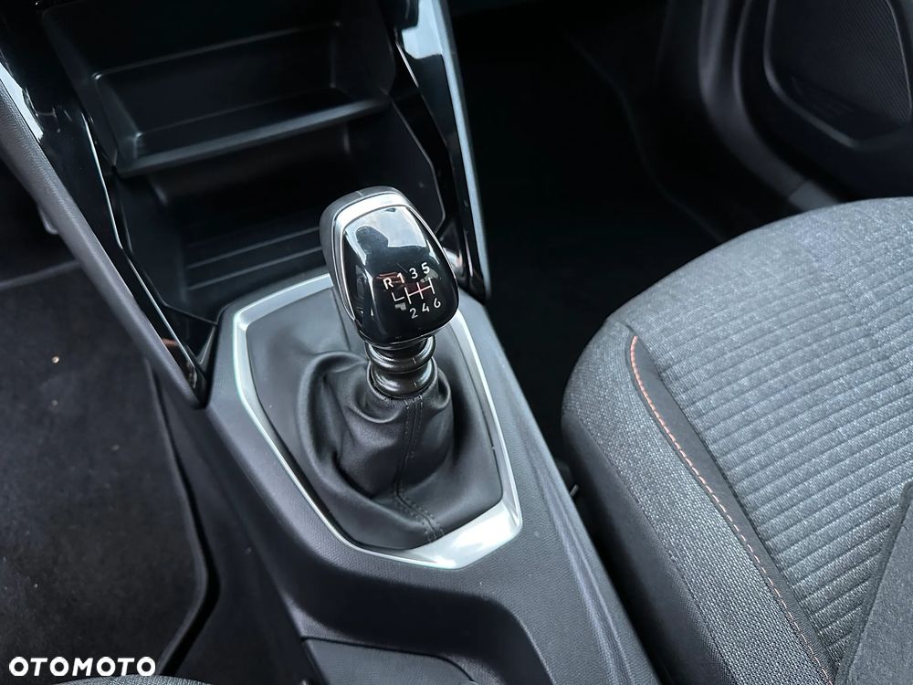 Peugeot 2008 - 15