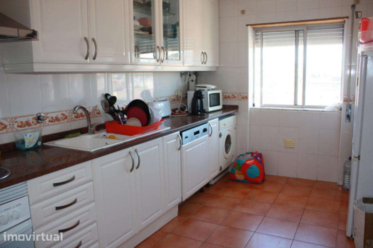 Quarto - localizado em Arregaça Coimbra - Grande imagem: 2/4