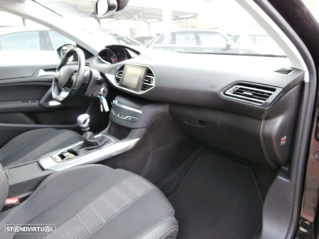 Peugeot 308 BlueHDi 130 Black Edition - 33