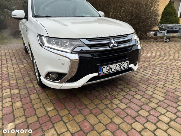 Mitsubishi Outlander 2.0 4WD Plug-In Hybrid Plus