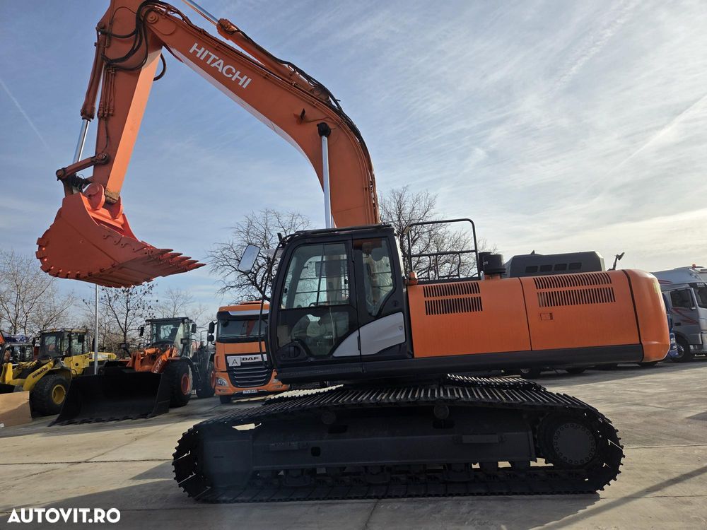 Hitachi ZX350, 2018, 8.061h, cupa noua, Masa operationala 35,6t, Inst hidr pe picon pe brate, inst hidr rotire, gresare automata, senile 90% ok, 3 pompe hidr HITACHI, produs in JAPONIA, Isuzu 282CP, Ad sapare 7,5m, ridica 22t, STARE F BUNA-PROMOTIE 89.900EUR - 26