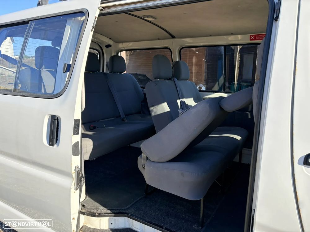 Toyota HiAce 2.5 D-4D 2.6T — photo 2