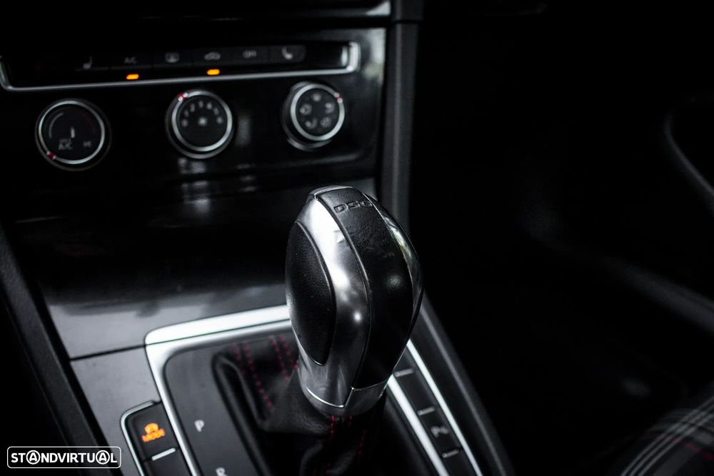 VW Golf 2.0 TSi GTi DSG - 27