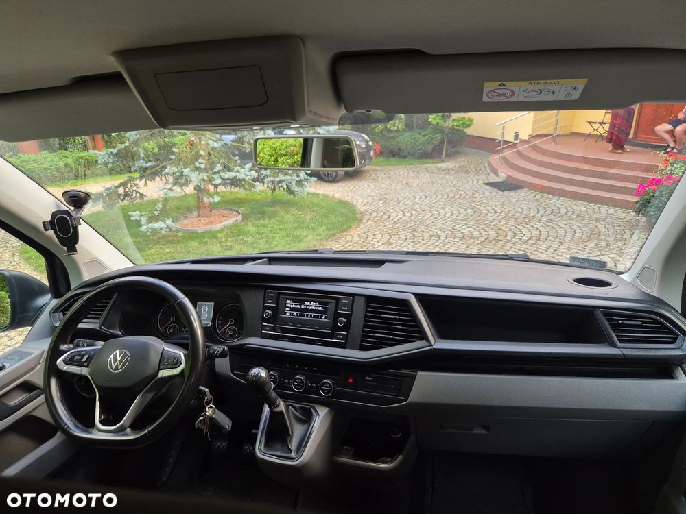 Volkswagen Caravelle - 9
