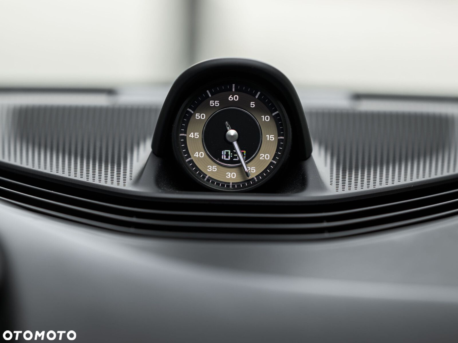 Porsche Taycan Turbo S Sport Turismo - 14