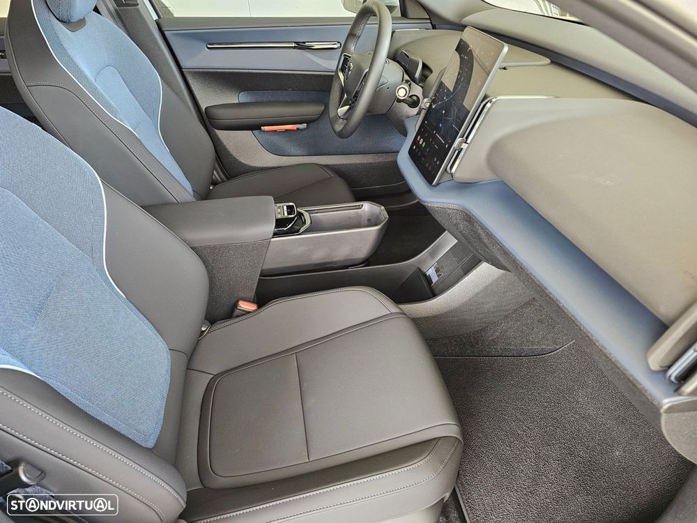 Volvo EX30 69 kWh Single Motor Extended Range Core - 10