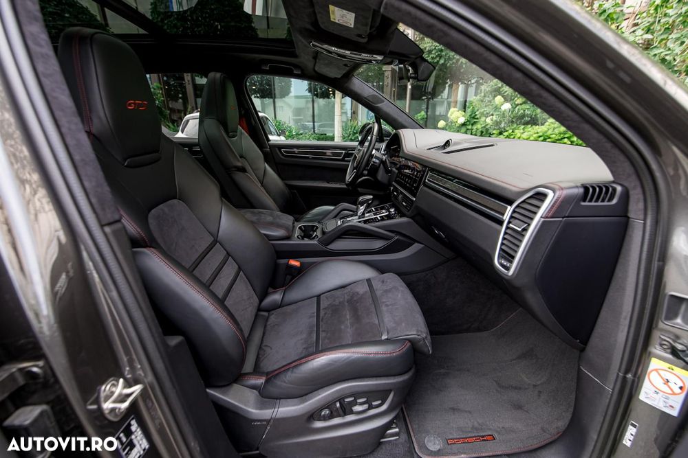 Porsche Cayenne - 16
