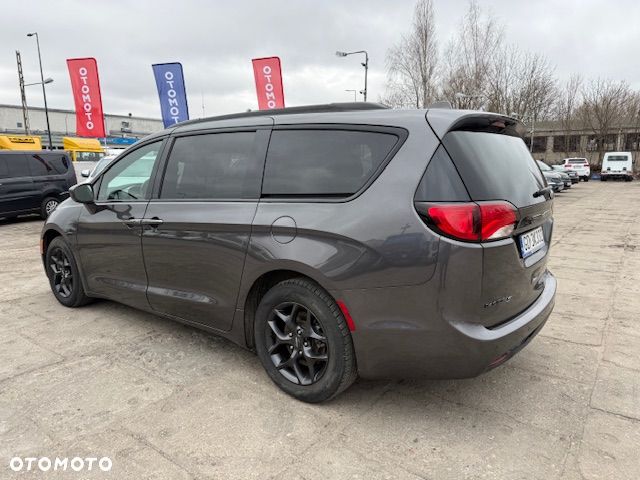 Chrysler Pacifica - 7