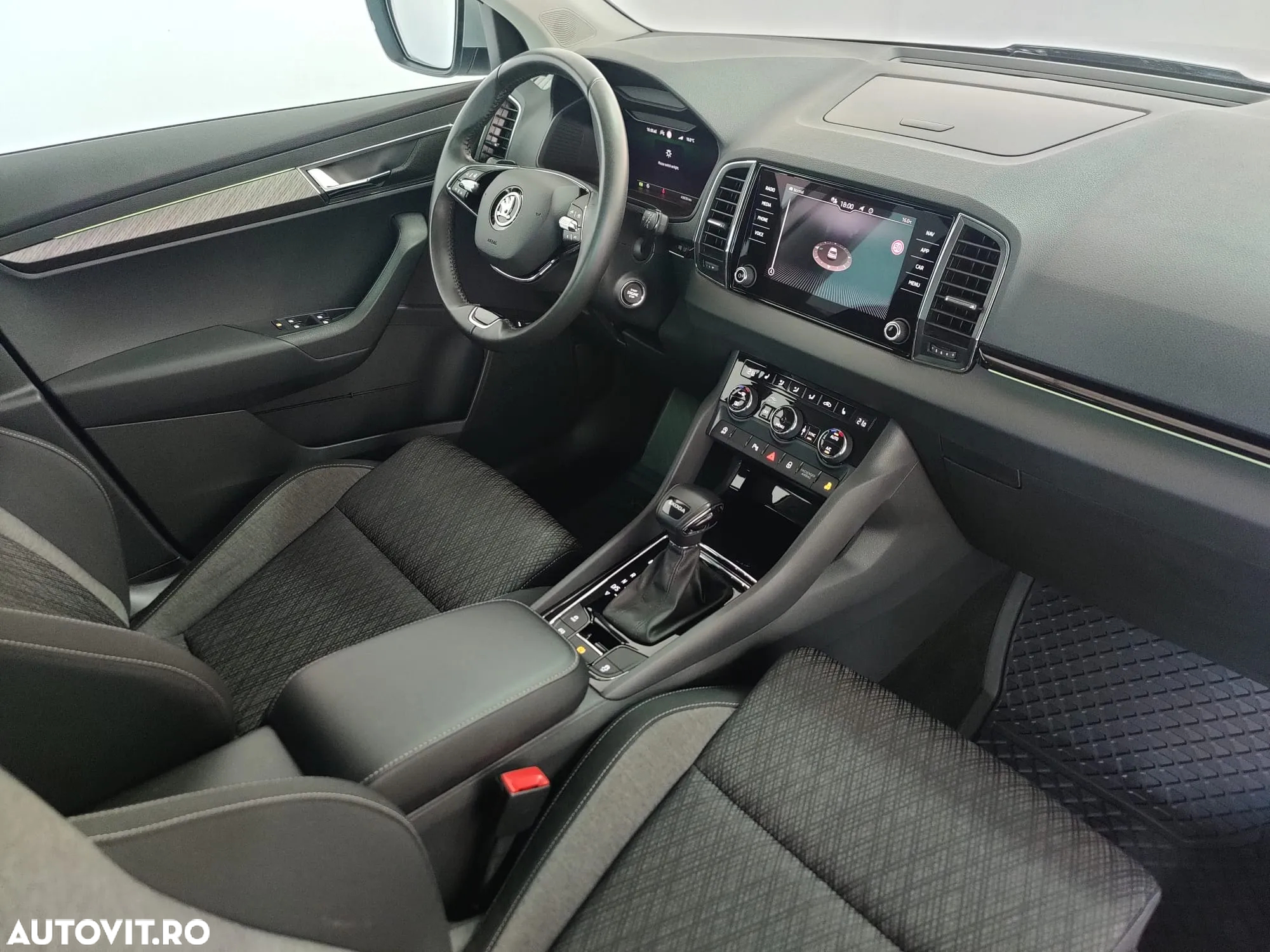 Skoda Karoq 1.5 TSI DSG Style - 8