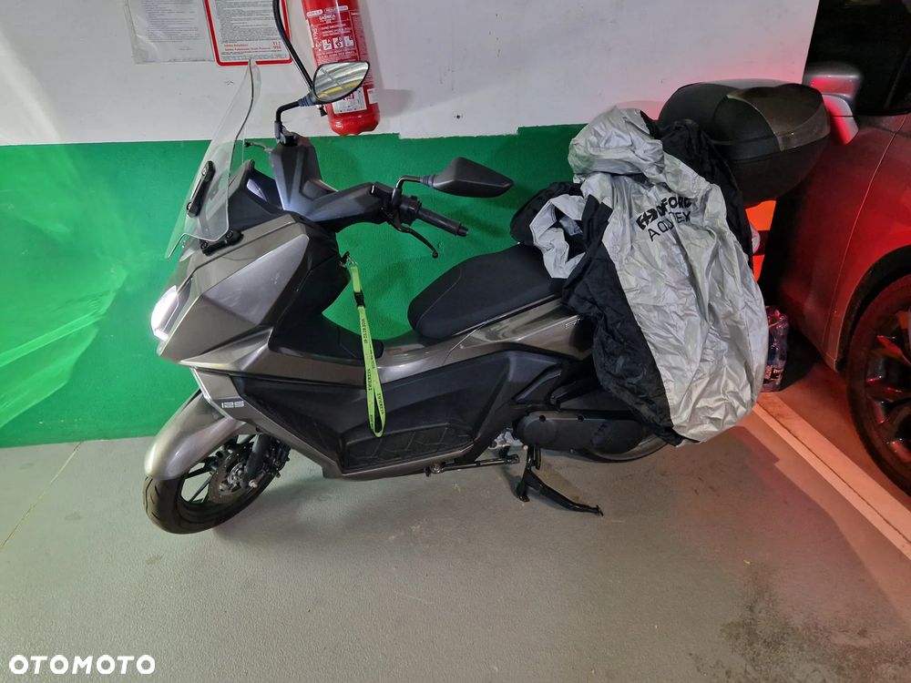 Kymco Skytown - 4