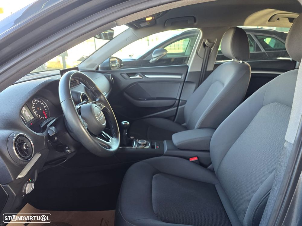 Audi A3 Sportback 30 TDI Design - 13