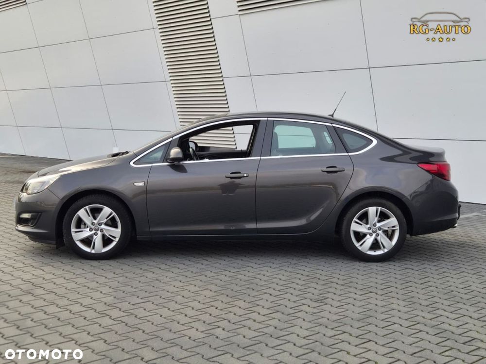 Opel Astra - 11