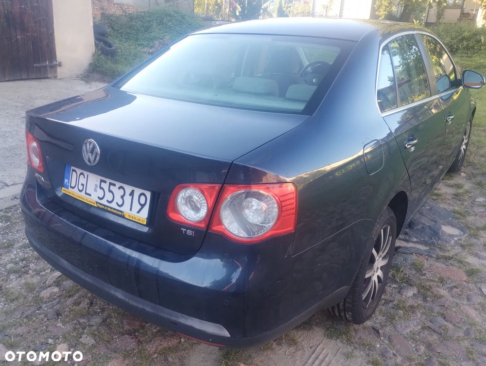 Volkswagen Jetta 1.4 TSI Comfortline DSG - 2