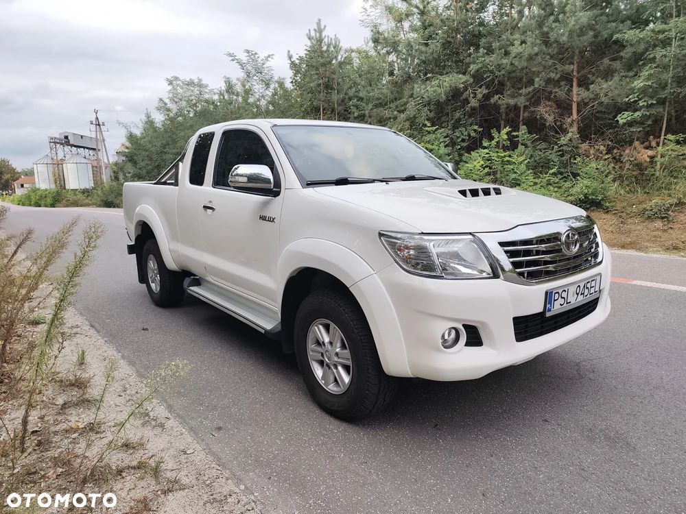 Toyota Hilux - 22