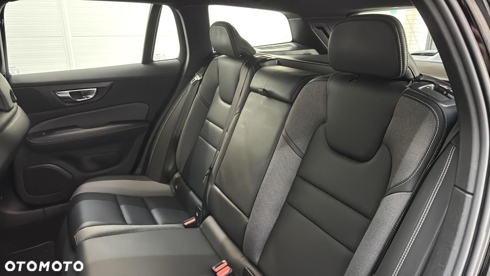 Volvo V60 B4 D R-Design - 18