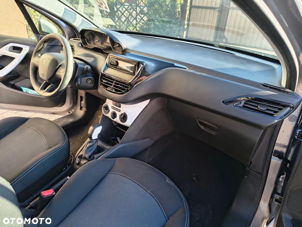Peugeot 208 - 20