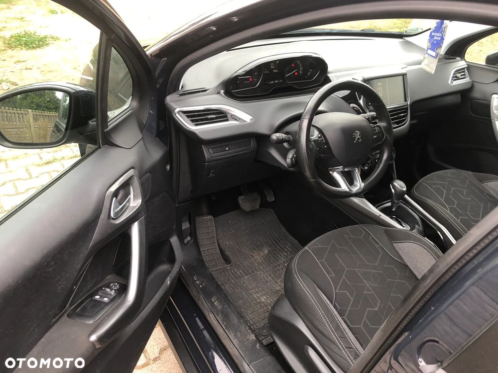 Peugeot 2008 PureTech 110 GPF Stop&Start EAT6 Style - 11