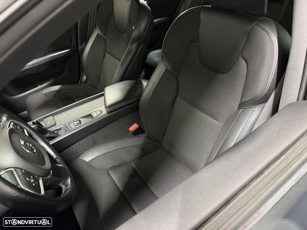 Volvo V60 2.0 D3 Momentum - 20
