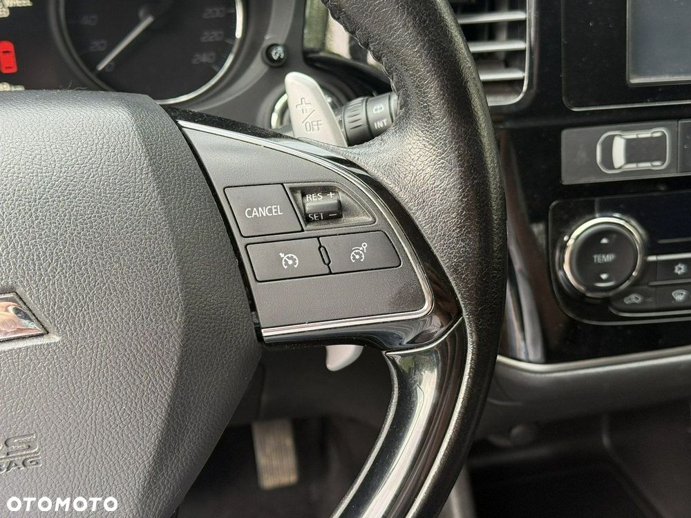 Mitsubishi Outlander - 19