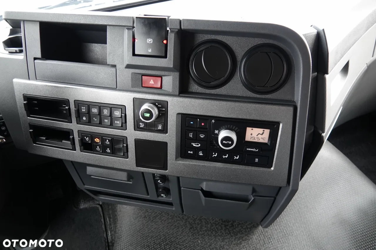 Renault T 440 / 13 LITROWY / HYDRAULIKA / RETARDER / I-PARK COOL / ALUFELGI/ SPROWADZONY / PO KONTRAKCIE SERWISOWYM - 31