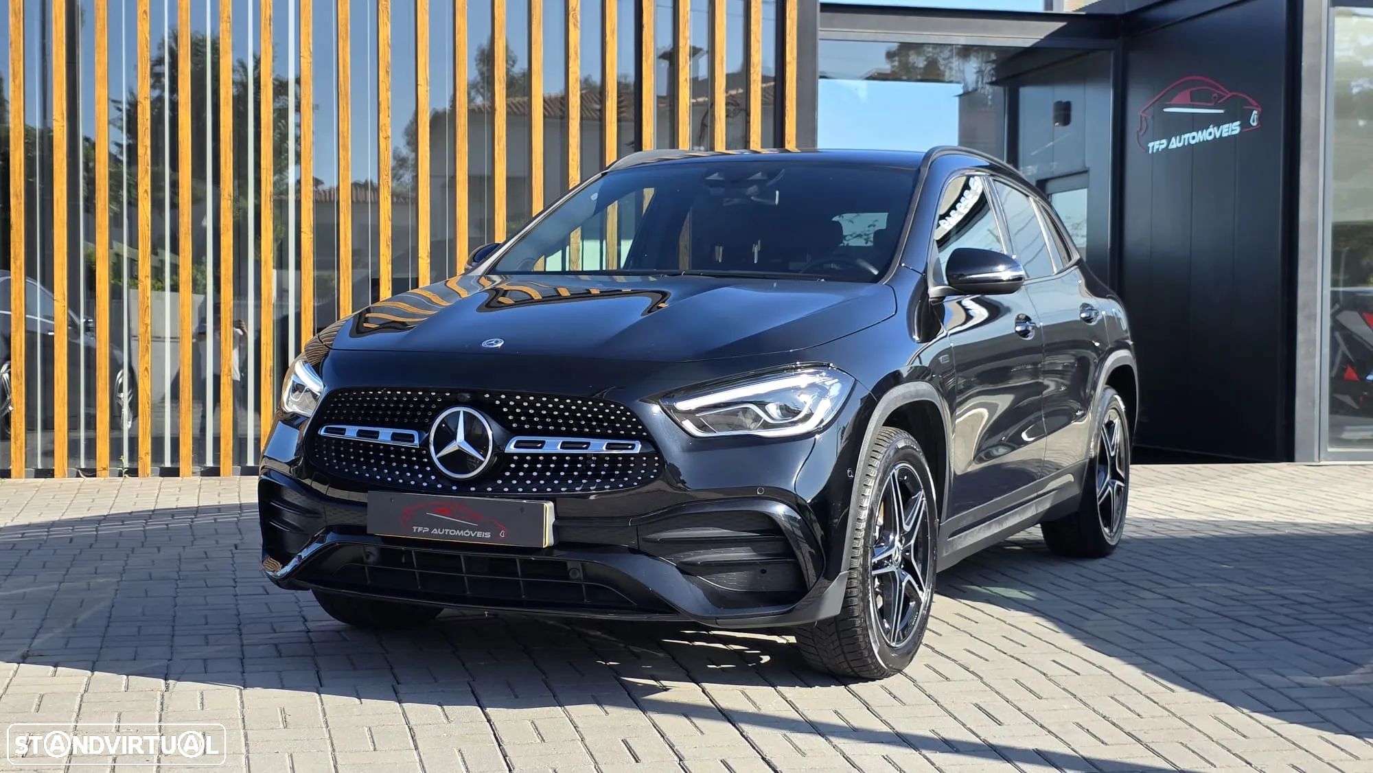 Mercedes-Benz GLA 250 e AMG Line - 1